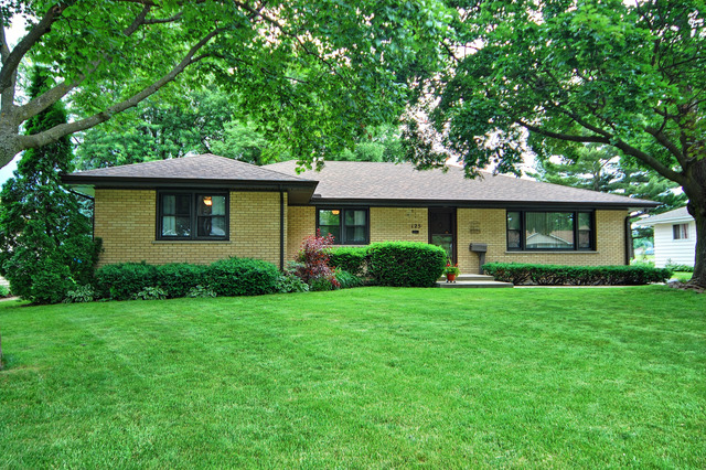 125 S Jane Dr, Elgin, IL 60123 photo 1