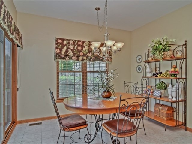 13512 Golden Eagle Cir, Plainfield, IL 60544 photo 9