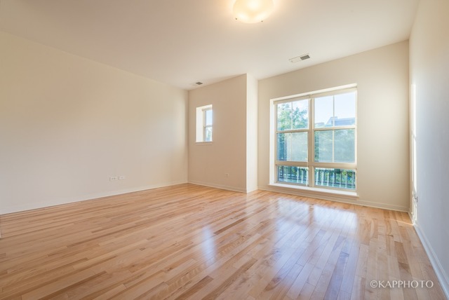1215 W Grenshaw St, Chicago, IL 60607 photo 5