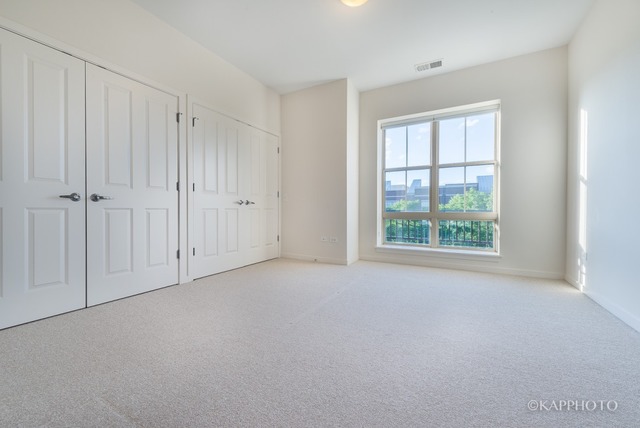 1215 W Grenshaw St, Chicago, IL 60607 photo 12