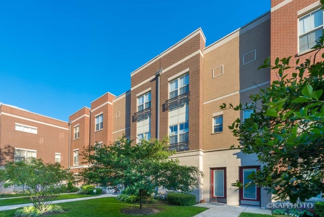 1215 W Grenshaw St, Chicago, IL 60607 photo 2