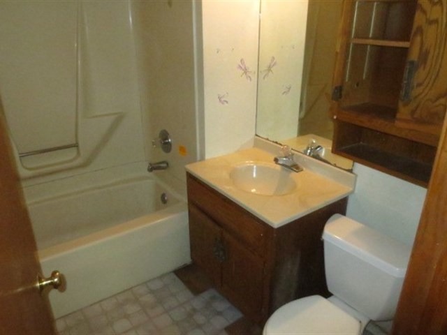 927 Douglas Ave, Aurora, IL 60505 photo 25