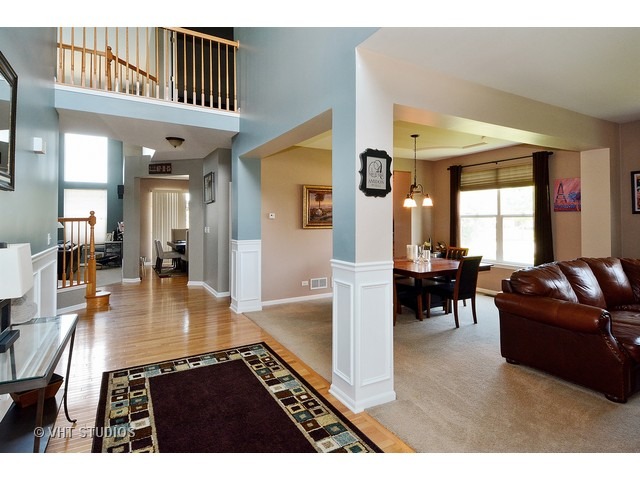 401 Hackney Ln, Oswego, IL 60543 photo 4