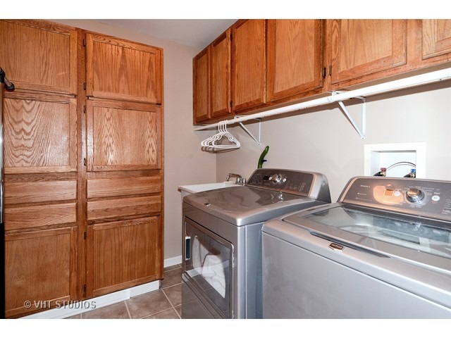 401 Hackney Ln, Oswego, IL 60543 photo 22