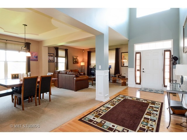 401 Hackney Ln, Oswego, IL 60543 photo 3