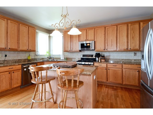 401 Hackney Ln, Oswego, IL 60543 photo 6