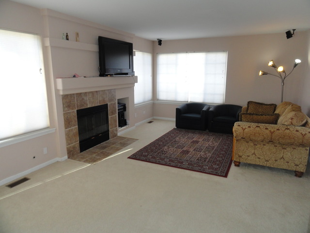 1346 Collins Dr, Cary, IL 60013 photo 7