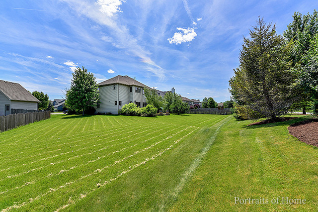 12717 Barrow Ln, Plainfield, IL 60585 photo 25