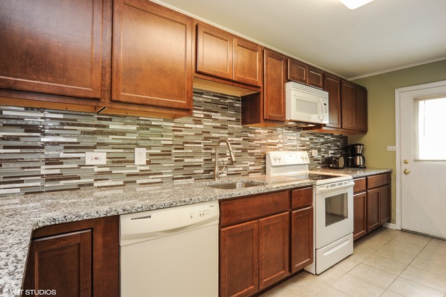 527 E Merle Ln E, Wheeling, IL 60090 photo 5