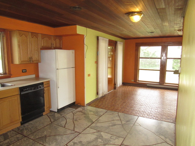 539 Aller Ave, Elgin, IL 60120 photo 10