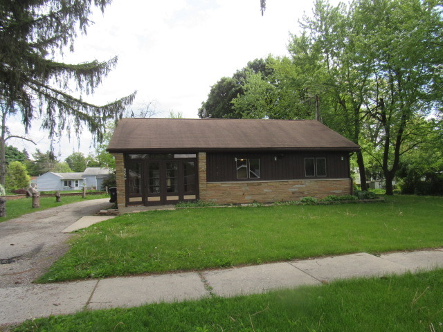 539 Aller Ave, Elgin, IL 60120 photo 1