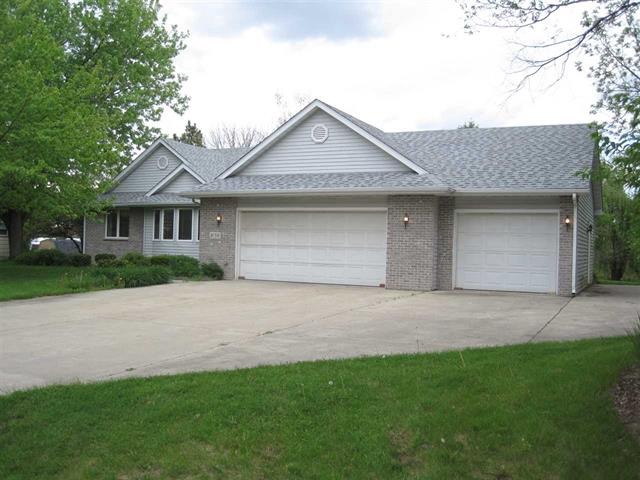 8156 Mccurry Rd, Roscoe, IL 61073 photo 2