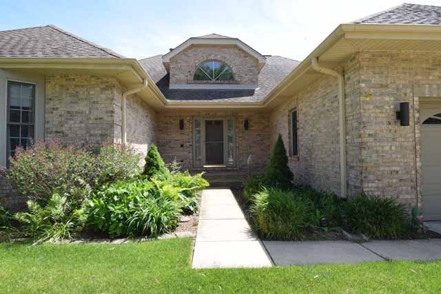 2301 Periwinkle Ln, Algonquin, IL 60102 photo 2