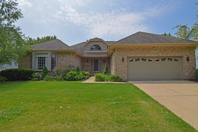 2301 Periwinkle Ln, Algonquin, IL 60102 photo 1