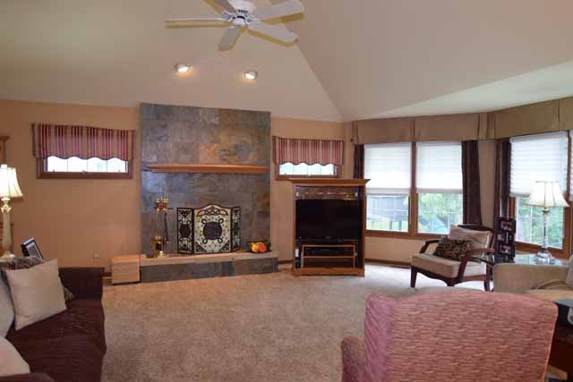 2301 Periwinkle Ln, Algonquin, IL 60102 photo 5