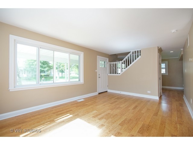 2118 Quail Ln, Rolling Meadows, IL 60008 photo 2