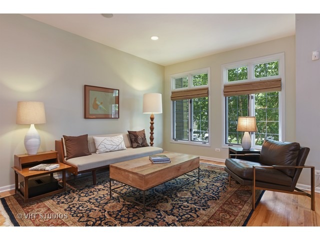 1737 N Artesian Ave, Chicago, IL 60647 photo 2