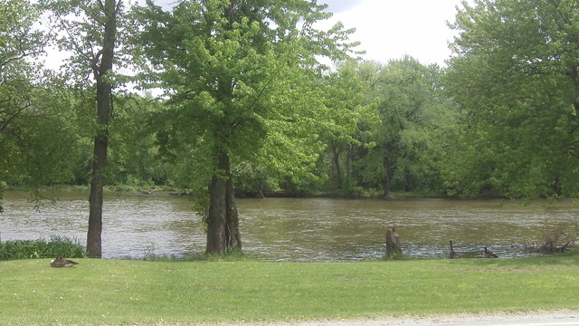 1335 N Eagle Island Rd, Kankakee, IL 60901 photo 2