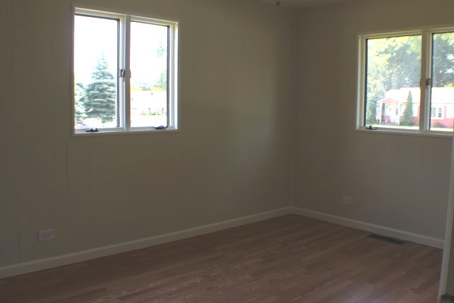 680 Illinois Blvd, Hoffman Estates, IL 60169 photo 9