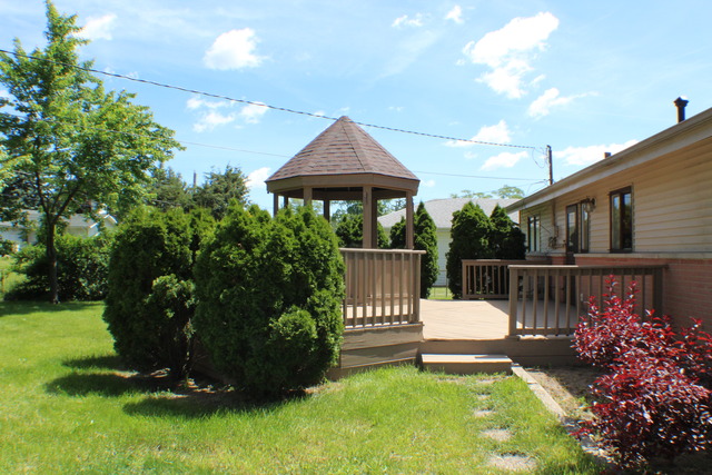 680 Illinois Blvd, Hoffman Estates, IL 60169 photo 14