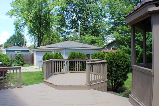 680 Illinois Blvd, Hoffman Estates, IL 60169 photo 13