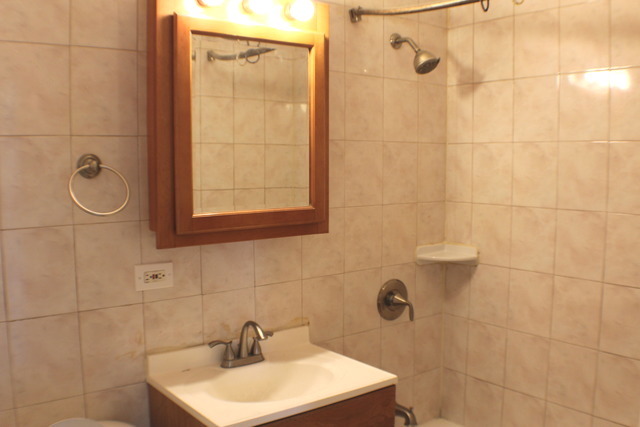 680 Illinois Blvd, Hoffman Estates, IL 60169 photo 11