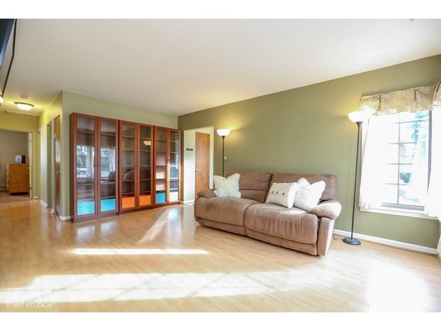 1423 N Taft Ave, Berkeley, IL 60163 photo 2