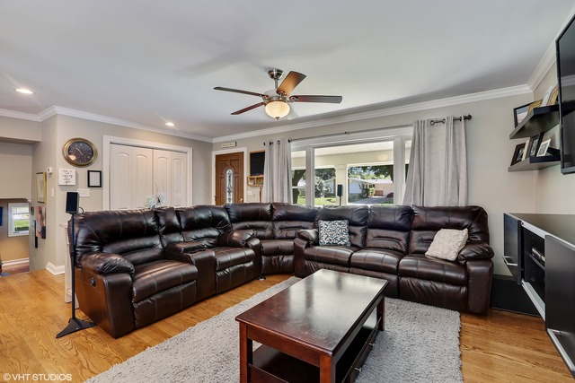 22 W622 Arbor Ln, Glen Ellyn, IL 60137 photo 3