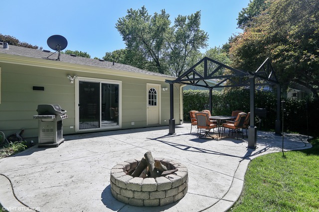 22 W622 Arbor Ln, Glen Ellyn, IL 60137 photo 16