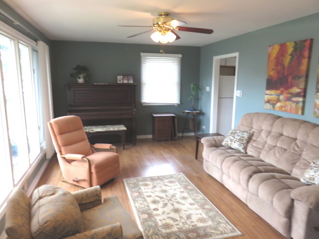 968 S 6th Ave, Des Plaines, IL 60016 photo 3