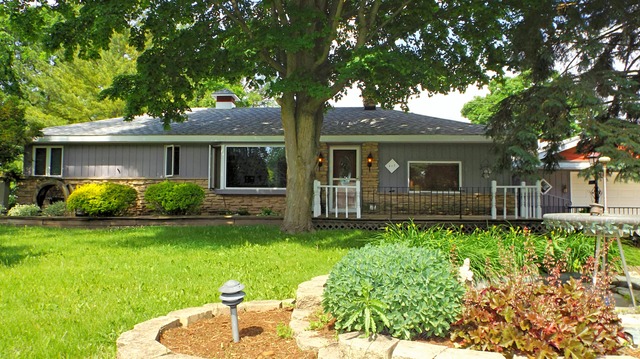 417 N Hill Rd, Mchenry, IL 60051 photo 1