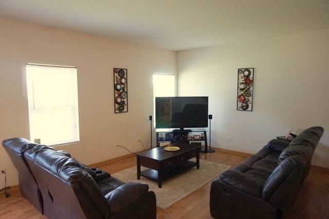 21542 Eich Dr, Crest Hill, IL 60403 photo 4