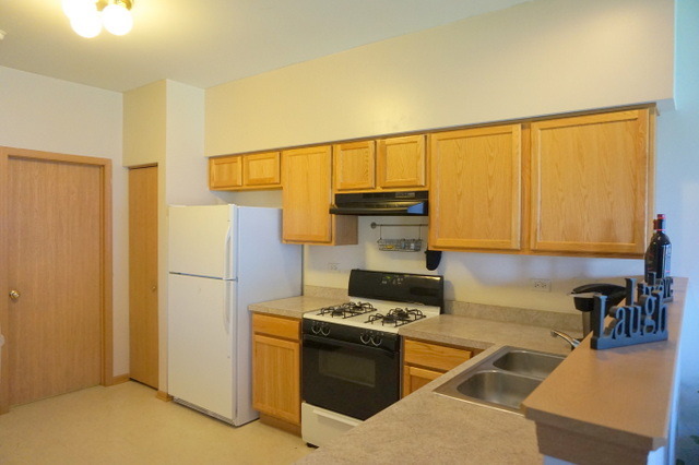 21542 Eich Dr, Crest Hill, IL 60403 photo 9