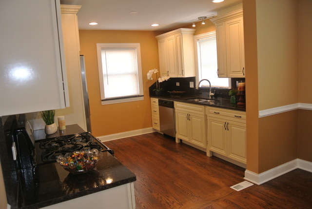 10047 S Vernon Ave, Chicago, IL 60628 photo 10