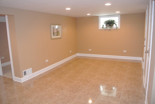 10047 S Vernon Ave, Chicago, IL 60628 photo 11