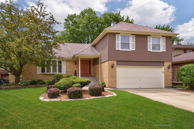 1438 Brandon Dr, Wheaton, IL 60189 photo 1