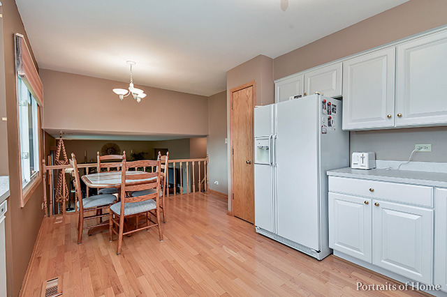 1438 Brandon Dr, Wheaton, IL 60189 photo 9