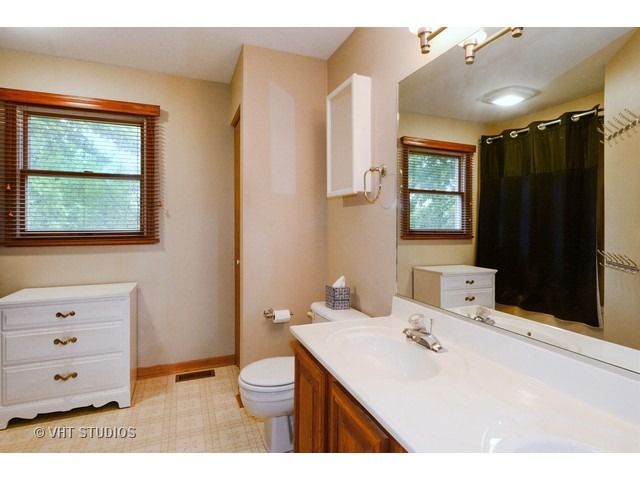 24048 Heather Ct, Plainfield, IL 60585 photo 9