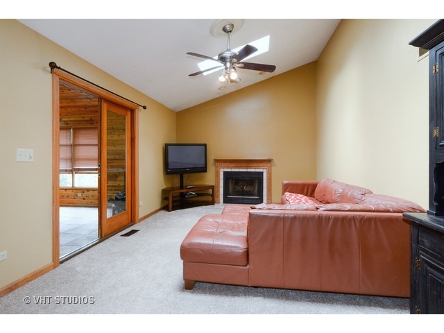 24048 Heather Ct, Plainfield, IL 60585 photo 6