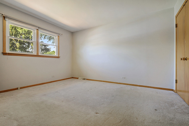 1434 Phoenix Dr, Des Plaines, IL 60018 photo 12