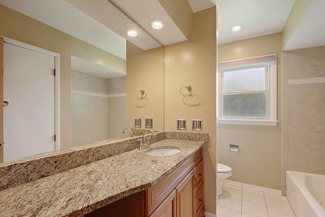 1434 Phoenix Dr, Des Plaines, IL 60018 photo 9