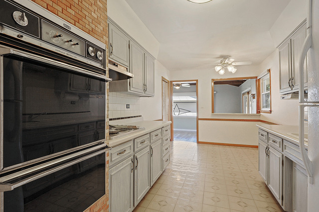 1434 Phoenix Dr, Des Plaines, IL 60018 photo 5