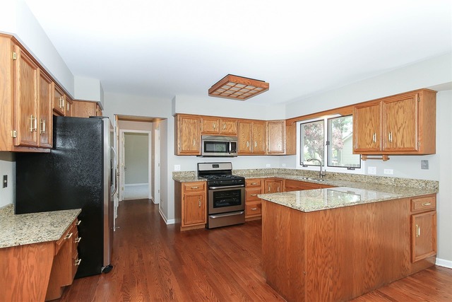 1386 Ginger Ln, Naperville, IL 60565 photo 5