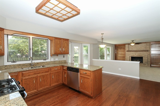 1386 Ginger Ln, Naperville, IL 60565 photo 7