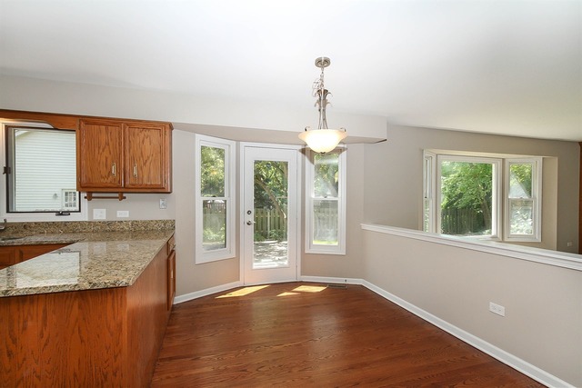 1386 Ginger Ln, Naperville, IL 60565 photo 8