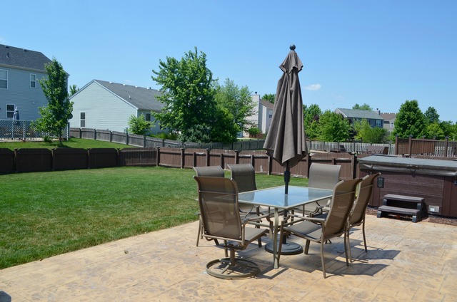 7508 Townsend Blvd, Plainfield, IL 60586 photo 3