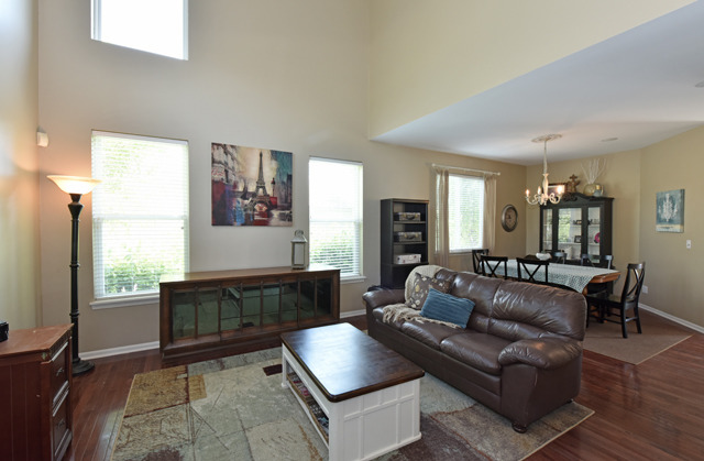 60 Bridlepath Dr, Lindenhurst, IL 60046 photo 2