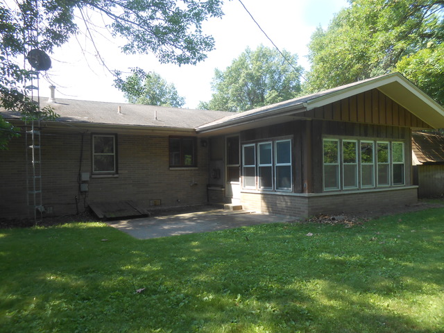 522 Johnson Ave, Morris, IL 60450 photo 2
