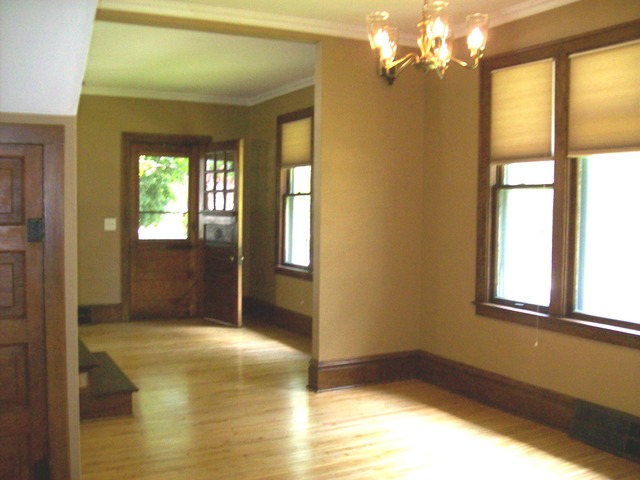 398 Elm St, Elgin, IL 60123 photo 5
