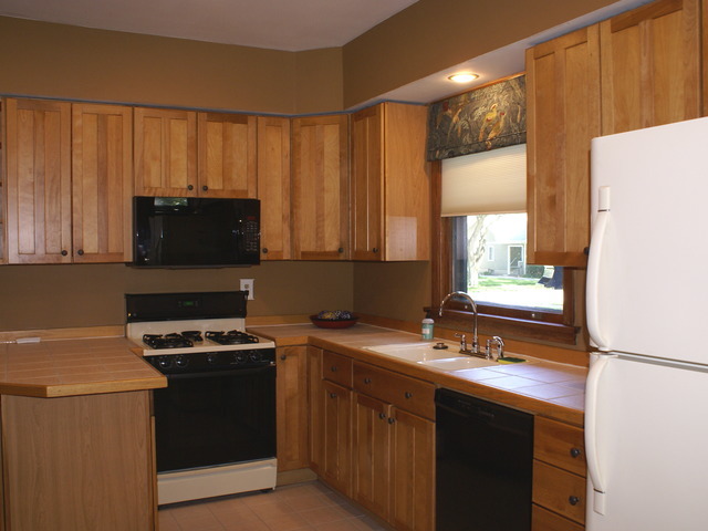 398 Elm St, Elgin, IL 60123 photo 4